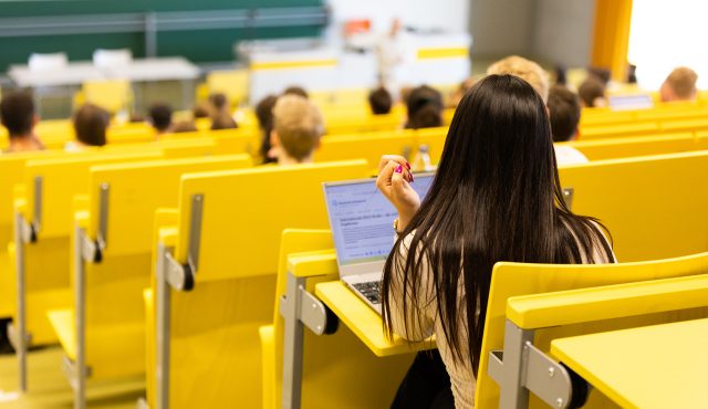 studierende im hÃ¶rsaal